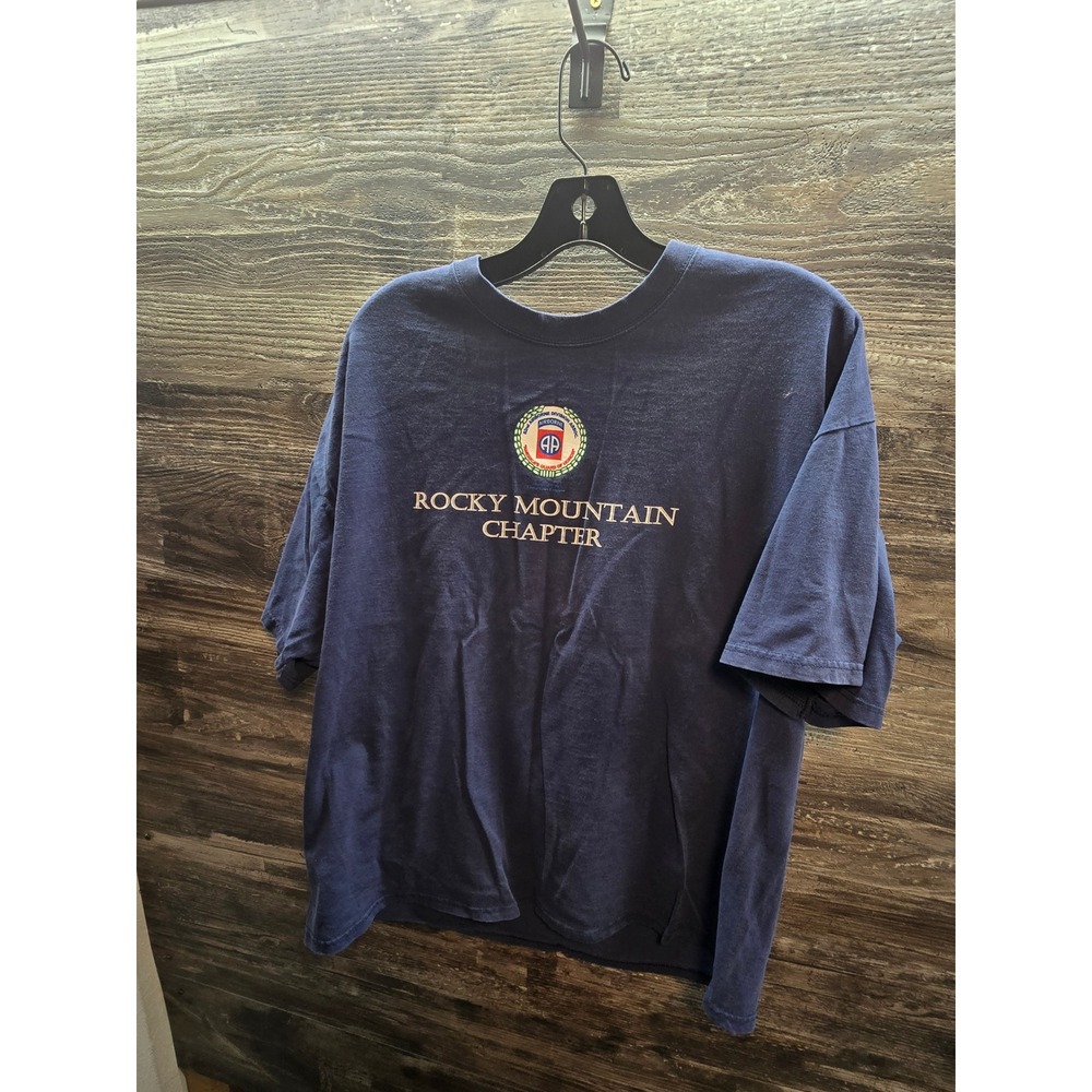 Vintage 82nd Airborne Division Assoc Rocky Mountain Chapter T-Shirt Navy Blue XL